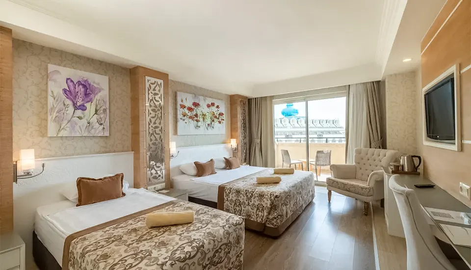 کریستال سانست لاکچری ریزورت